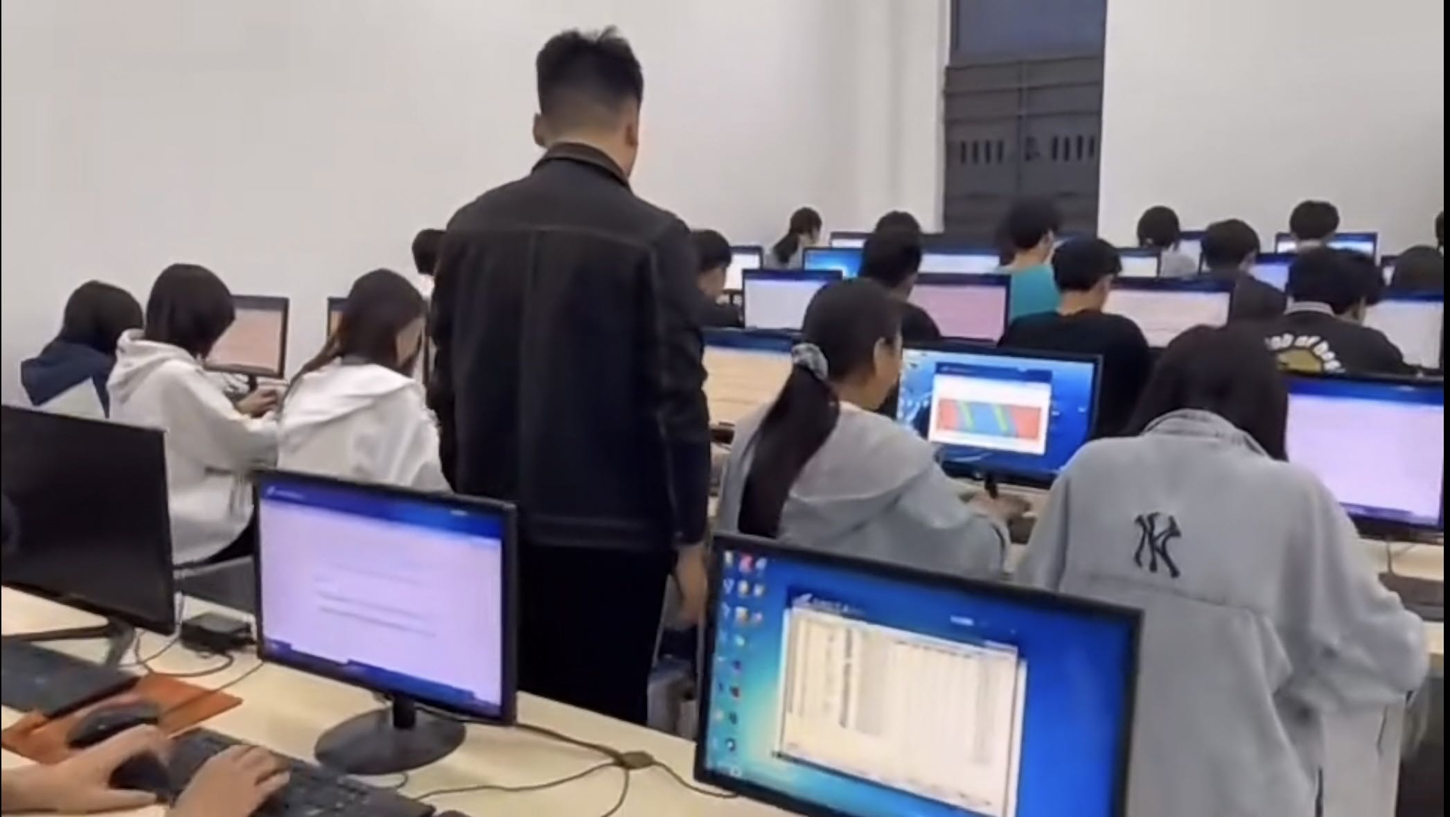 计算机应用（移动端软件开发）.jpg